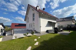 Einfamilienhaus kaufen in 63607 Wächtersbach, - Hier ist alles tiptop – Neuwertiges Einfamilienhaus mit Einliegerwohnung in begehrter Lage