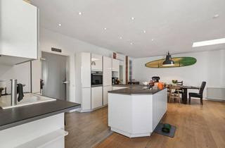Wohnung kaufen in 76133 Karlsruhe, Sanierte 4-Zimmer-Wohnung mit Altbaucharme