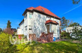 Doppelhaushälfte kaufen in 12205 Berlin, Doppelhaushälfte im Schweizer Viertel/Lichterfelde: 2 Wohneinheiten, opt. Dachausbau, bezugsfrei