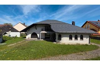 Villa kaufen in 82178 Puchheim, Puchheim - Walmdachvilla und Altbestand auf großem Grundstück