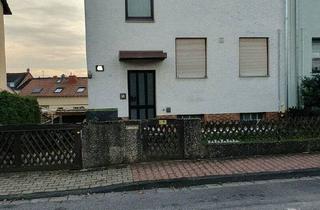 Doppelhaushälfte kaufen in 63486 Bruchköbel, Bruchköbel - Handwerker aufgepasst, sanierungsbedürftiges Haus sucht neuen Eigentümer!