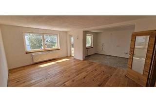 Wohnung kaufen in 95163 Weißenstadt, Weißenstadt - Hochwertig sanierte 3-Zi-EG-Whg. mit Terrasse und Gartenanteil