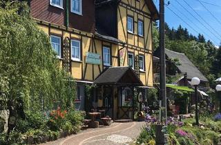 Einfamilienhaus kaufen in 98724 Neuhaus, Neuhaus am Rennweg - Einfamilienhaus mit separaten Wohneinheiten und guter Lage