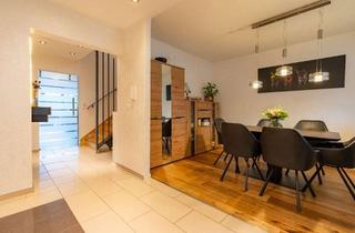 Wohnung kaufen in 78056 Villingen-Schwenningen, Riesige 5,5 Zimmer Maisonettewohnung 'Wolf im Schafspelz'