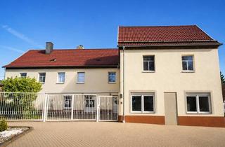 Wohnung mieten in Talstraße, 06258 Schkopau, großzügige 3-Zimmer-Wohnung, große Küche, Wanne, Dusche, 35 m² großes Wohnzimmer, Hobbyraum
