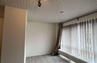 Wohnung mieten in Julius-Vosseler-Straße 81, 22527 Lokstedt, Gepflegte, teilmöblierte 1-Zimmer-Etagenwohnung zu vermieten.
