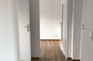 Wohnung mieten in Kolberger Straße, 36251 Bad Hersfeld, Schöne 3-Zimmer Erdgeschosswohnung mit neuen Bodenbelägen zu vermieten