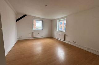 Wohnung mieten in Blocksberg 11b, 24103 Damperhof, Charmante 2-Zimmer-Dachgeschosswohnung in ruhiger Innenhoflage