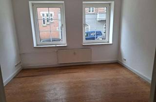 Wohnung mieten in Warmsdorfstraße 20, 24537 Faldera, kleine 1,5-Zimmerwohnung mit Altbaucharme und Balkon im Erdgeschoss