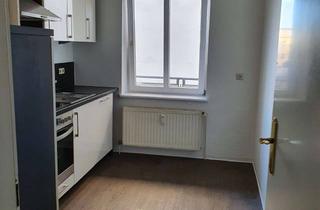 Wohnung mieten in 18057 Kröpeliner Tor-Vorstadt, 2-Zimmer-Wohnung mit Balkon in bester Lage (ca. 50 qm, 1. OG)