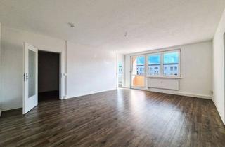 Wohnung mieten in Maxim-Gorki-Straße 10, 09599 Freiberg, Willkommen Zuhause: renovierte 4 Zimmerwohnung mit Balkon und Ausblick