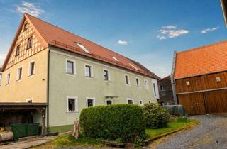 Bauernhaus kaufen in 95659 Röthenbach, Historischer Dreiseithof bei Arzberg – 400 qm Wohnen, 2 Einheiten, Südgarten & Scheunen