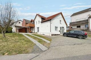 Haus kaufen in 93464 Tiefenbach, Charmantes, umfassend modernisiertes Wohnhaus mit Scheunen, Balkon und Weitblick in ruhiger Lage