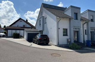 Doppelhaushälfte kaufen in Erfurter Straße, 74196 Neuenstadt, Familienglück mit Platz - 5 Zimmer, Garage & 3 Stellplätze