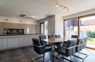 Haus kaufen in 67361 Freisbach, Moderne Architektur trifft Energieeffizienz in attraktivem Wohnumfeld