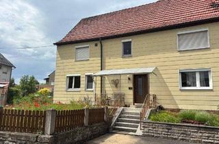 Haus kaufen in 97535 Wasserlosen, Zweifamilienhaus mit weitläufigem Grundstück in Wasserlosen / Wülfershausen