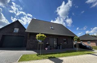 Haus mieten in Up De Höcht 7a, 26556 Nenndorf, Modernes Einfamilienhaus von 2022 mit Garage, Terrasse & Erdwärme in ruhiger Lage von Nenndorf
