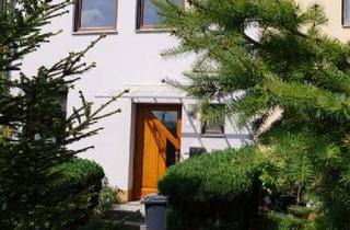 Haus mieten in 91522 Hennenbach, Ansbach-Obereichenbach: Idyllisch gelegenes Reihenmittelhaus mit Carport und Garten zu vermieten!