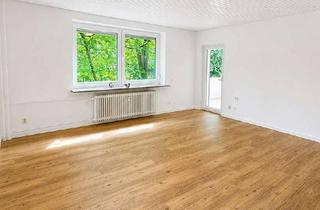Wohnung kaufen in Aalborgstraße, 24768 Rendsburg, Frisch renovierte 3,5-Zimmer-Wohnung mit Balkon, zwei Bädern und gepflegtem Wohnumfeld in Rendsburg