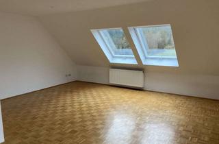 Wohnung mieten in Brombeerweg 21, 78089 Unterkirnach, Schöne DG-Wohnung mit vier Zimmern und Balkon in Unterkirnach