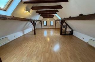Wohnung mieten in Vordere Schmiedgasse 60/1, 73525 Schwäbisch Gmünd, Wohnen mit Charakter: 3-Zimmer-Dachgeschosswohnung in Schwäbisch Gmünd