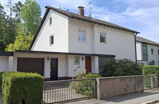 Haus kaufen in 91080 Spardorf, Großzügiges Architektenhaus mit traumhaftem Garten in zentraler Lage von privat