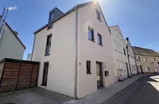 Haus kaufen in 84130 Dingolfing, Hochwertige 3-Zimmer-Wohnung mit Stadthauscharakter zentral in Dingolfing