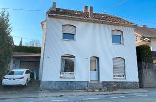 Haus kaufen in 66625 Nohfelden, Nohfelden - Haus mit Garage nahe Bostalsee - Potenzial für 2 Wohneinheiten