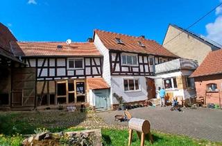 Haus kaufen in 35112 Fronhausen, Fronhausen - Vierseitenhof Fachwerkhaus Hof Garten Scheune Denkmalschutz