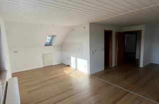 Wohnung kaufen in 74246 Eberstadt, Helle 2-Zimmer-Dachgeschosswohnung mit schönem Weitblick und Garage