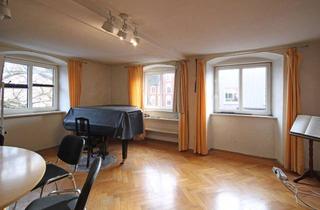 Wohnung kaufen in 87439 Kempten, Eine Antiquität für mutige Handwerker