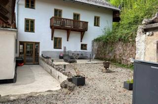Wohnung kaufen in 83346 Bergen, Wunderschön und mit Liebe sanierte Wohnung