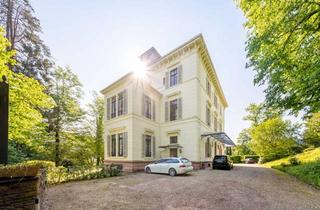 Wohnung mieten in 76530 Innenstadt, Stilvolle Altbauresidenz mit herrschaftlichem Ambiente und großzügiger Terrasse