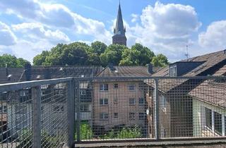 Wohnung mieten in Spichernstr. 27, 47137 Untermeiderich, Lichtdurchflutete Dachgeschosswohnung mit traumhafter Dachterrasse und Fernblick – renoviert