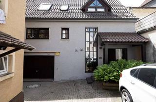 Haus kaufen in 71634 Ludwigsburg, Eglosheim, Super-Zweifamilienhaus in bester Lage