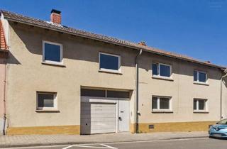 Haus kaufen in 67307 Göllheim, **Sanierungsbedürftiges 1-2 FH (ca. 161m²) mit Innenhof, gr. Garage, uvm. - zentrale Lage!**