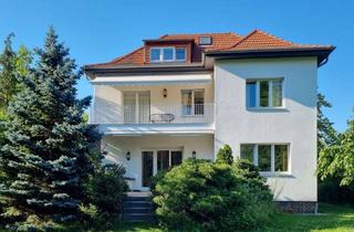 Villa kaufen in Parkstraße 25, 15566 Schöneiche, Charmante 1930er Landhausvilla auf 927 m² parkähnlichem Grundstück in Schöneiche
