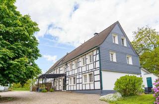 Haus kaufen in 51399 Burscheid, Charmante Hofimmobilie mit Wohn- und Entwicklungspotenzial nahe Köln