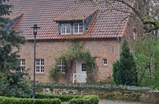 Doppelhaushälfte kaufen in 39343 Altenhausen, Das besondere Objekt zum Top-Preis ! Sanierte Doppelhaushälfte direkt am Schloss.