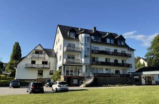 Anlageobjekt in Simmerner Straße 21, 56281 Emmelshausen, Anlageobjekt - ehemaliges Hotel mit Wohnhaus und Garagen