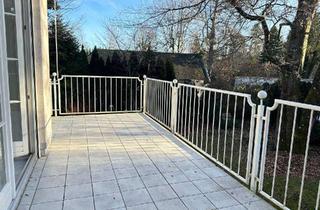 Wohnung kaufen in Sudetenstr 999, 82031 Grünwald, Wohnen am Waldrand! Helle Wohnung mit Lift und großem Balkon
