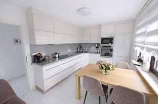 Wohnung kaufen in 63773 Goldbach, Attraktive Kapitalanlage mit 5,3 % Rendite – Gepflegte 3-Zimmer-Wohnung mit Balkon und Garage