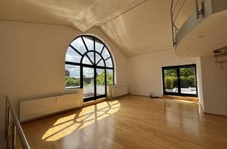 Wohnung kaufen in 70771 Leinfelden-Echterdingen, Wohntraum über den Dächern von Leinfelden-Maisonette-Galeriewohnung mit Fernblick
