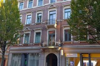 Wohnung mieten in Bahnhofstraße 21b, 08056 Zwickau, Zentrumsnahe Dachgeschosswohnung, Bad mit Fenster, PKW-Stellplätze im Hof