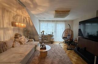 Wohnung mieten in 46045 Altstadt-Süd, Wunderschöne 2,5-Zimmer-Dachgeschoss Wohnung mit Balkon in Oberhausen