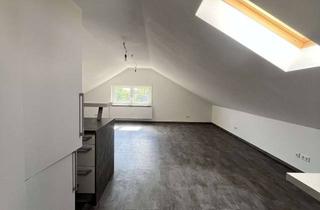 Wohnung mieten in Am Weinberg, 65719 Hofheim am Taunus, Stilvoll modernisiert: 2-Zimmer-Dachgeschosswohnung in Hofheim