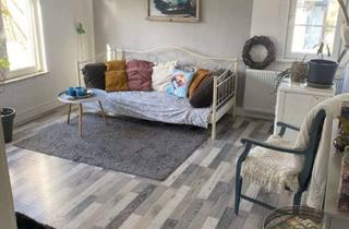 Wohnung mieten in Hermann-Voland-Straße, 78126 Königsfeld, Großzügiger Altbau-Charme in Königsfeld: 4,5 Zi. mit Balkon & gemütlichem Holzofen