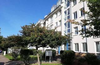 Wohnung mieten in Bertha-Von-Suttner-Ring 10, 18147 Toitenwinkel, Wohnung mit zwei Zimmern, Balkon, Aufzug und Tiefgarage in Rostock