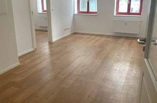 Wohnung mieten in Arnold-Bernhardt-Straße 33, 18057 Kröpeliner Tor-Vorstadt, Servicewohnen in Seniorenresidenz! schöne 1,5-Zimmerwohnung mit Duschbad, EBK mgl. und Fahrstuhl
