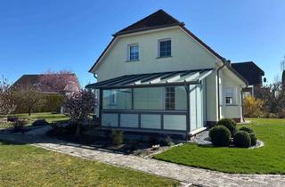 Haus kaufen in 17094 Pragsdorf, Komfortable Immobilie mit zusätzlichem Wohnraum im ausgebauten Spitzboden!